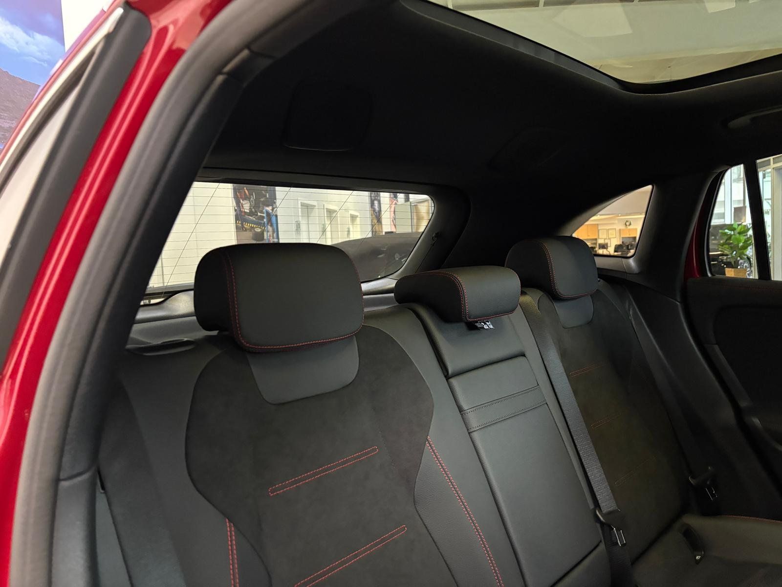 Fahrzeugabbildung Mercedes-Benz EQA 350 4M AMG+PANO+BURM+KAMERA+LED+TOTW+CARPLAY