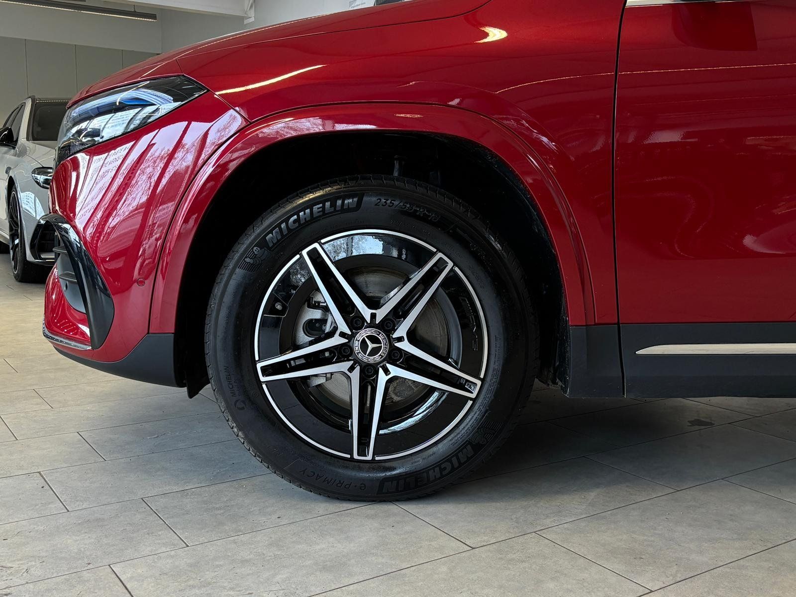 Fahrzeugabbildung Mercedes-Benz EQA 350 4M AMG+PANO+BURM+KAMERA+LED+TOTW+CARPLAY