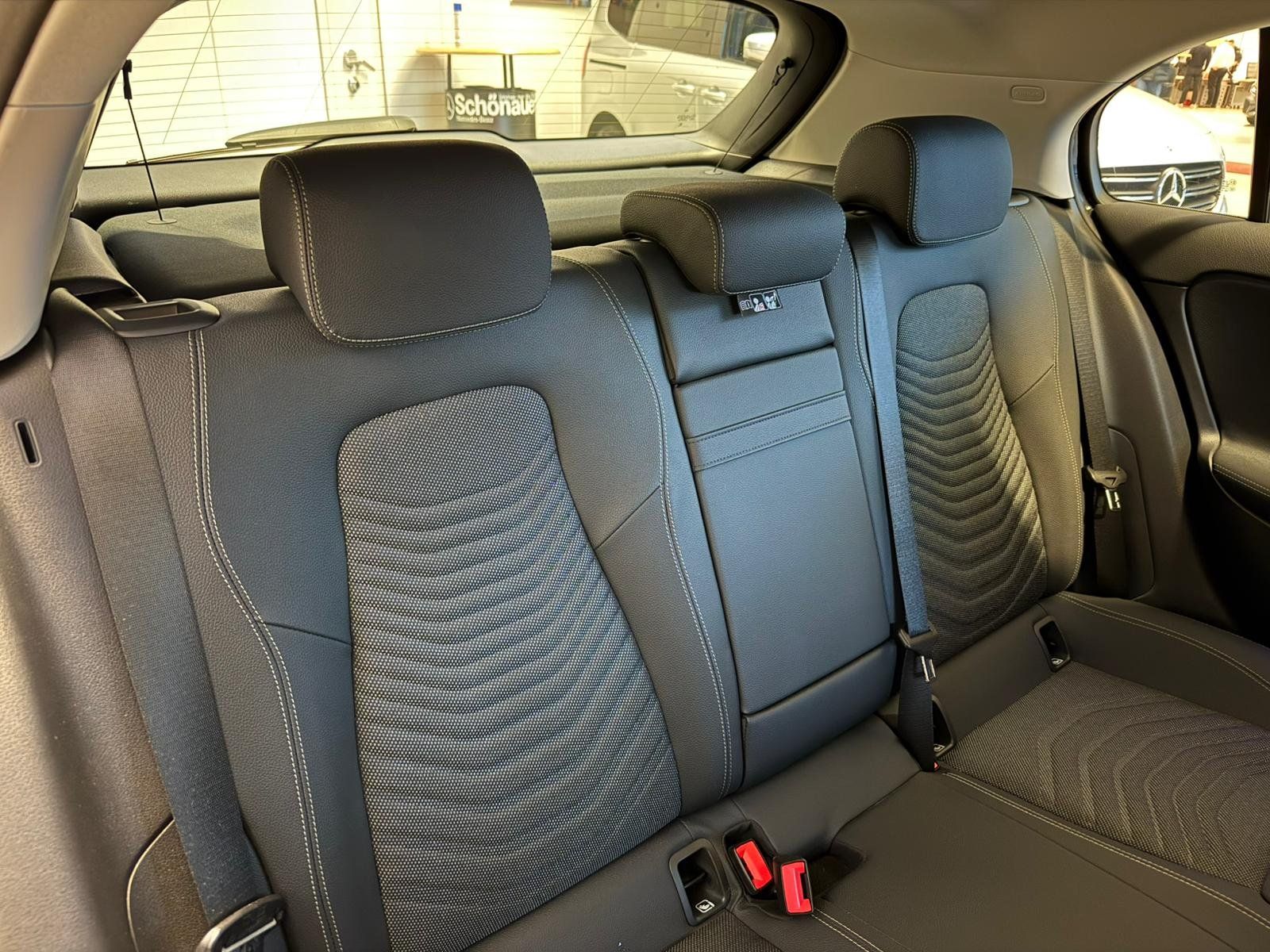 Fahrzeugabbildung Mercedes-Benz A 200 Progressive DISTR+MBEAM+360°+KEYLESS+TOTW.