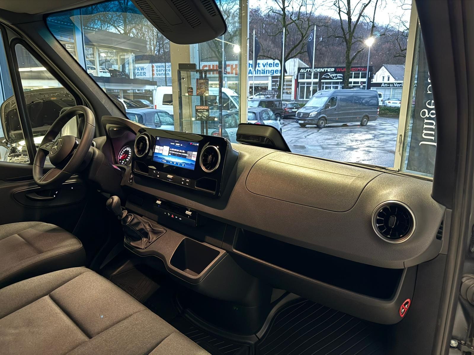 Fahrzeugabbildung Mercedes-Benz Sprinter 315 CDI KA Standard AHK 3,5t+HOLZ+KLIMA