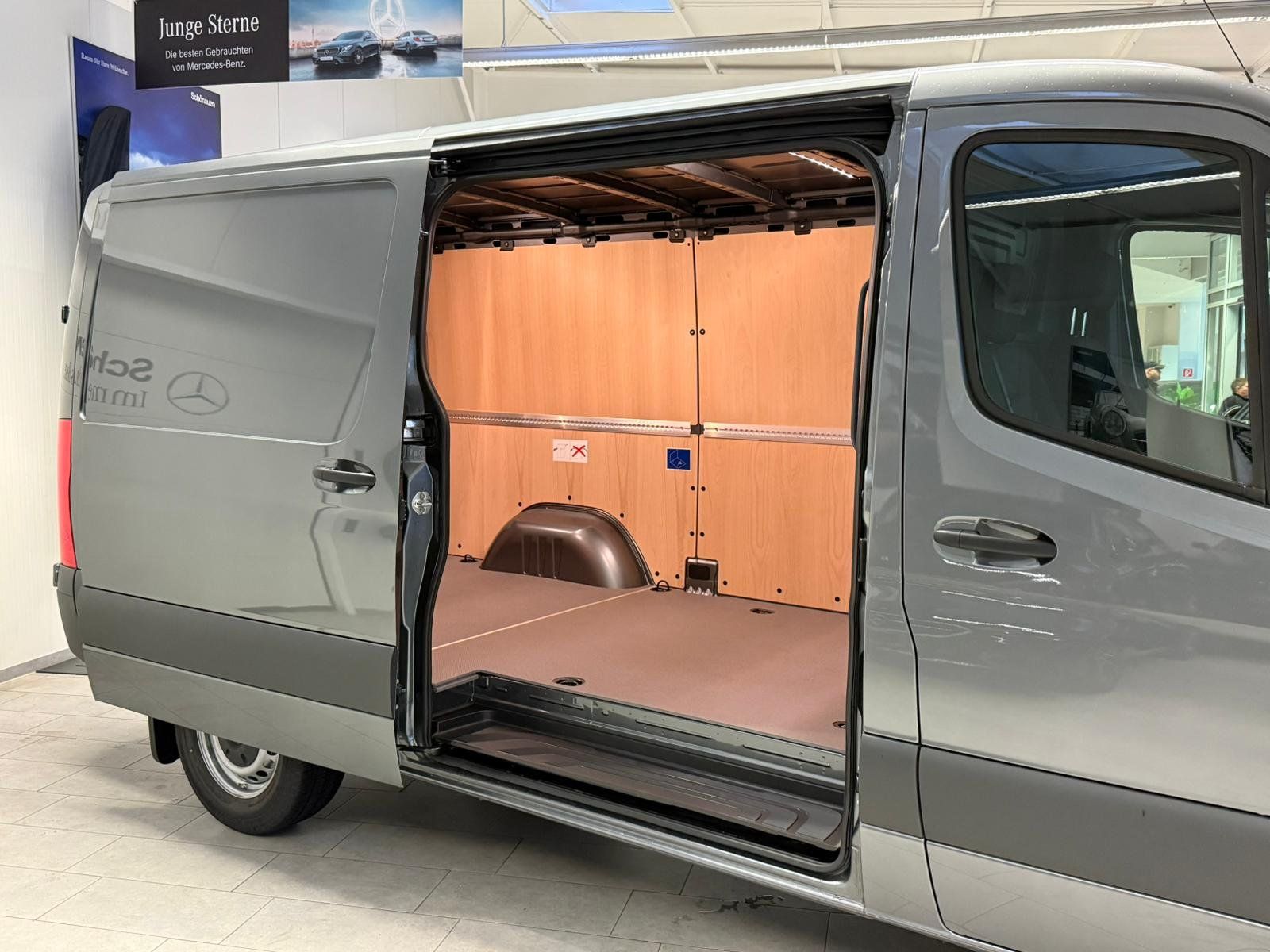 Fahrzeugabbildung Mercedes-Benz Sprinter 315 CDI KA Standard AHK 3,5t+HOLZ+KLIMA