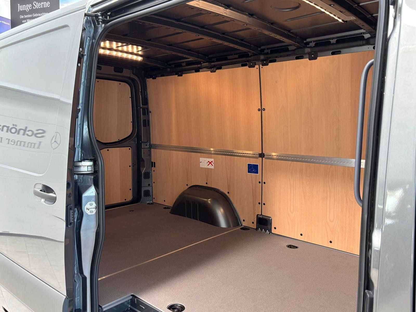 Fahrzeugabbildung Mercedes-Benz Sprinter 315 CDI KA Standard AHK 3,5t+HOLZ+KLIMA