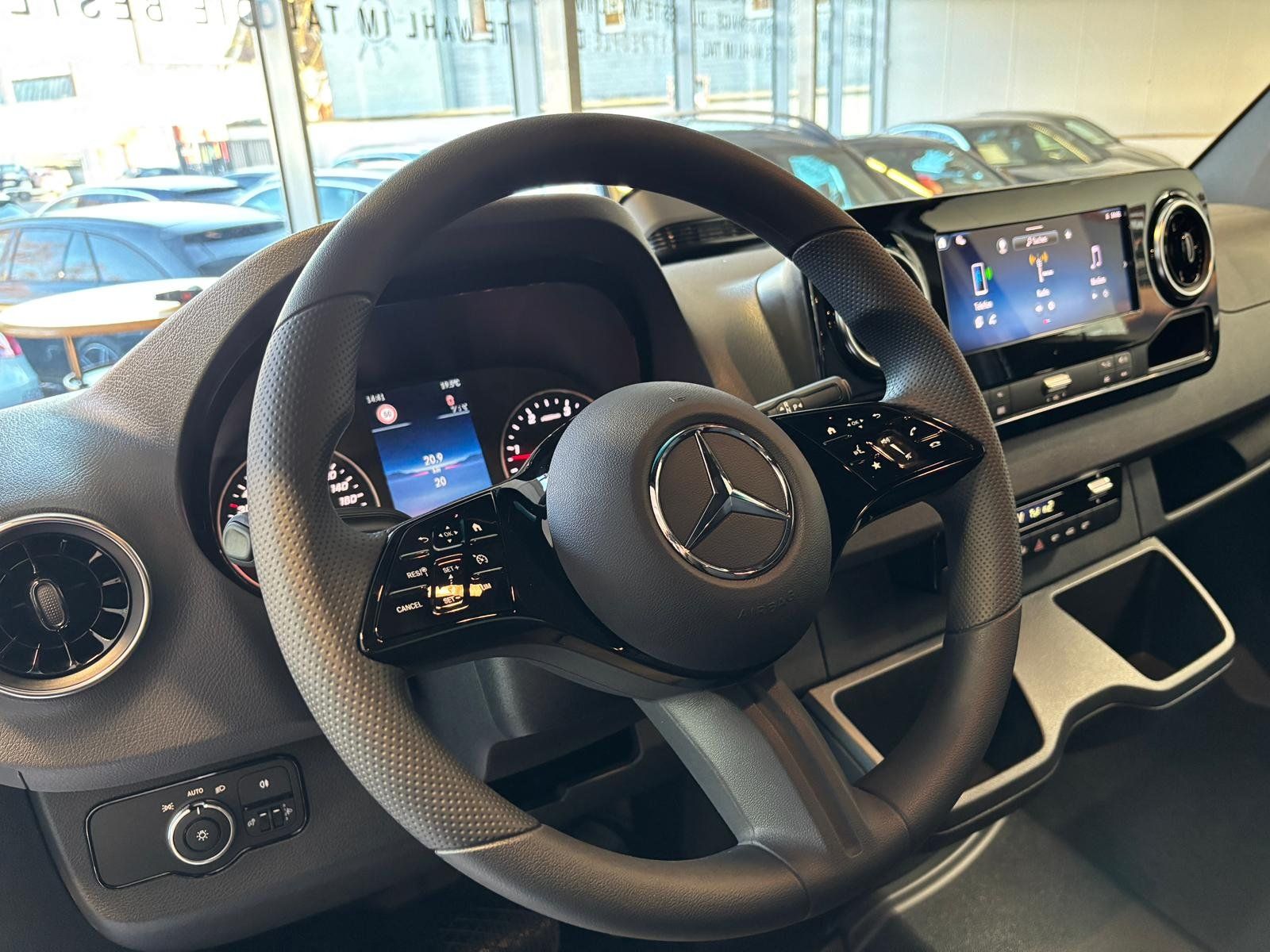Fahrzeugabbildung Mercedes-Benz Sprinter 217 CDI Tourer MOPF+MBUX+CARPLAY+2/2/3