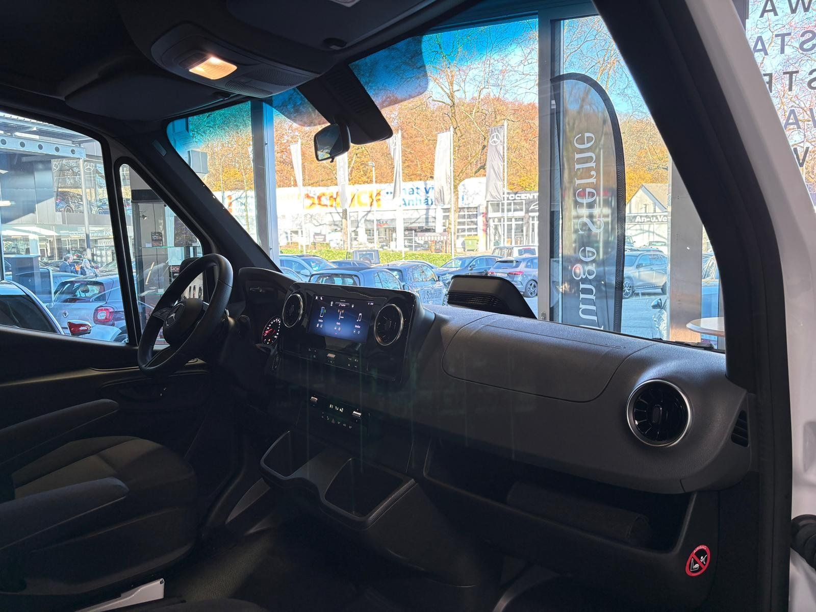 Fahrzeugabbildung Mercedes-Benz Sprinter 217 CDI Tourer MOPF+MBUX+CARPLAY+2/2/3