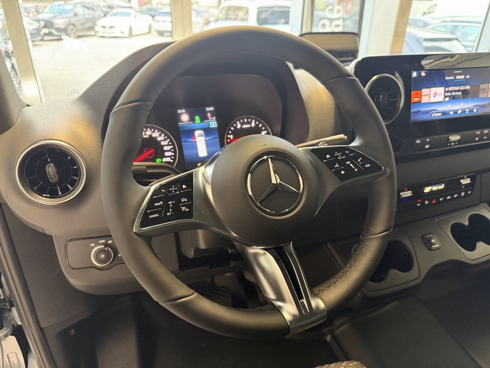 Fahrzeugabbildung Mercedes-Benz Sprinter 319 CDI Tourer SELECT STDHZ+LED+DISTRO