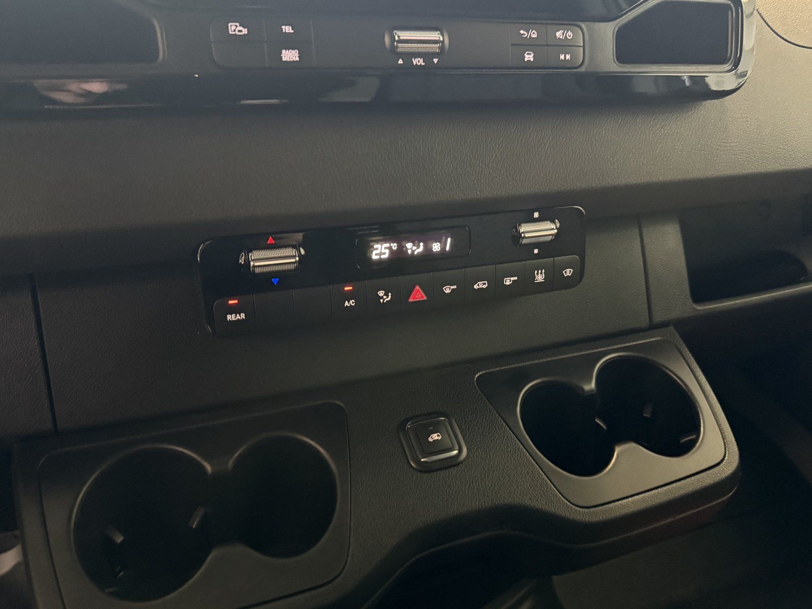 Fahrzeugabbildung Mercedes-Benz Sprinter 319 CDI Tourer SELECT STDHZ+LED+DISTRO