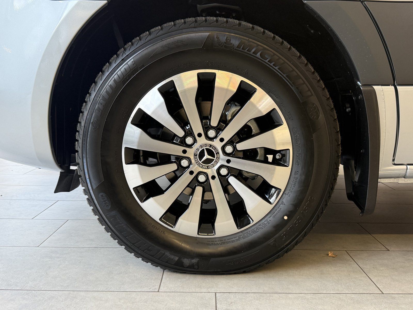 Fahrzeugabbildung Mercedes-Benz Sprinter 319 CDI Tourer SELECT STDHZ+LED+DISTRO