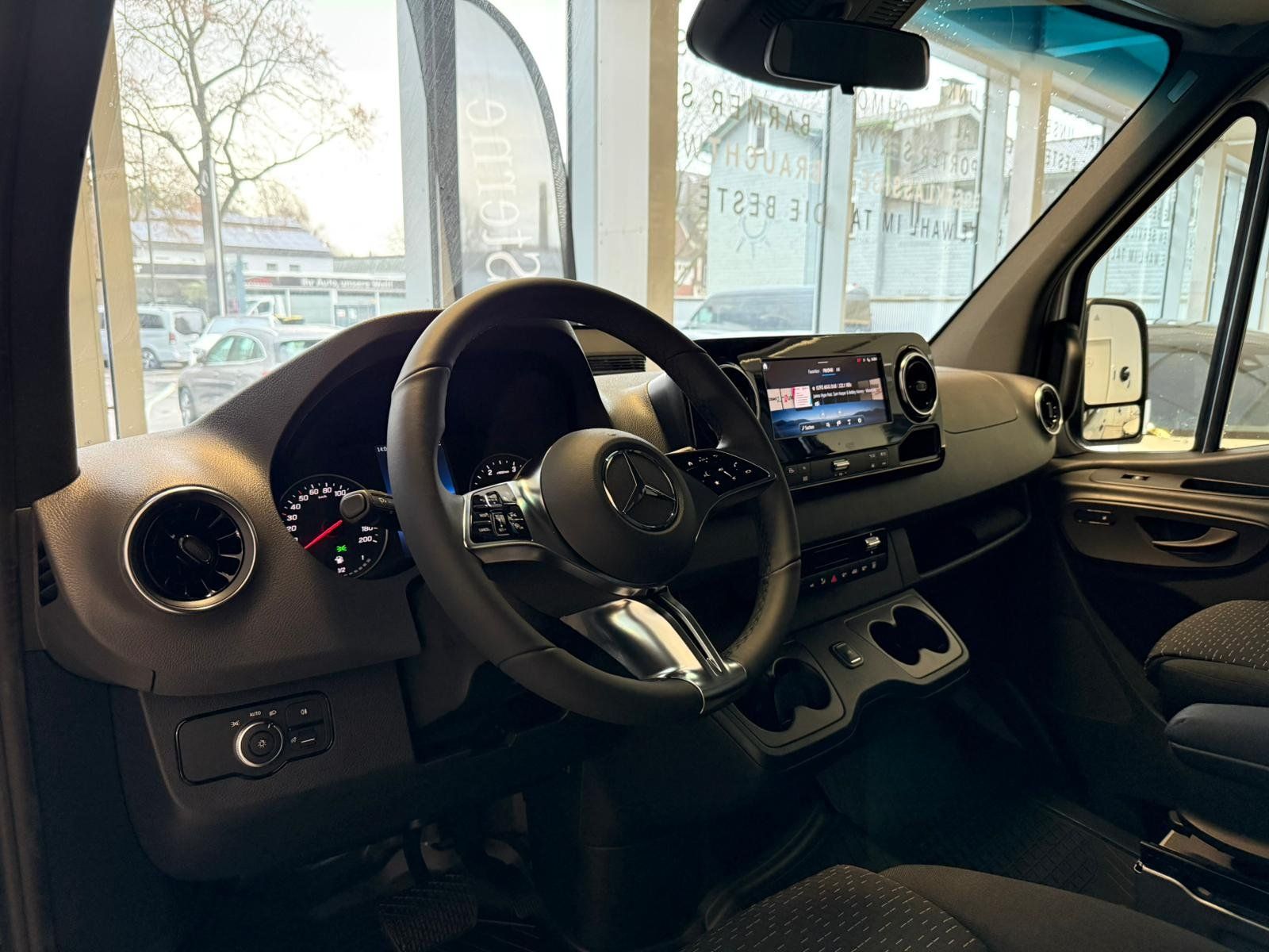 Fahrzeugabbildung Mercedes-Benz Sprinter 317 CDI Tourer PRO LED+AHK3,5+E-SCHIEBE