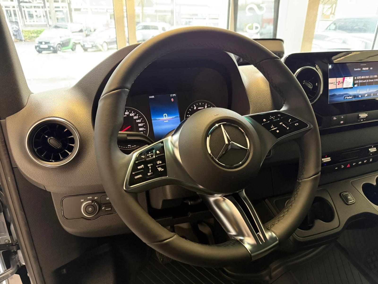 Fahrzeugabbildung Mercedes-Benz Sprinter 317 CDI Tourer PRO LED+AHK3,5+E-SCHIEBE