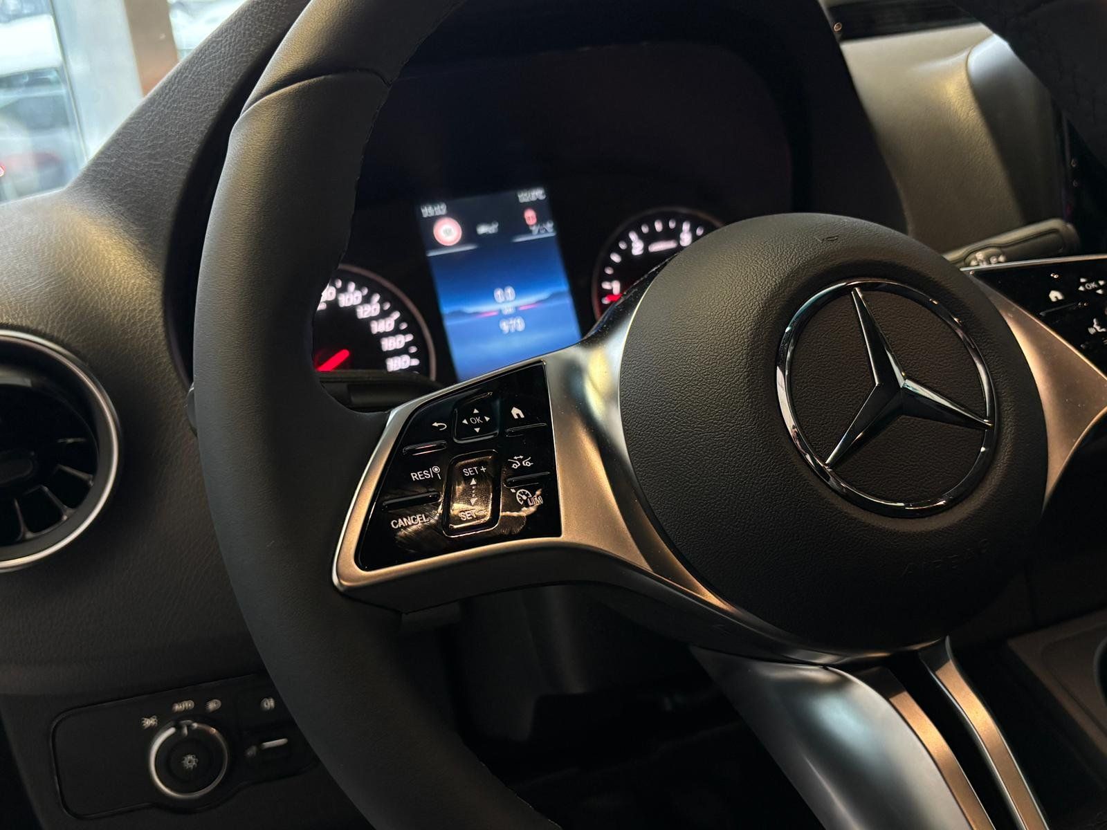 Fahrzeugabbildung Mercedes-Benz Sprinter 317 CDI Tourer PRO LED+AHK3,5+E-SCHIEBE