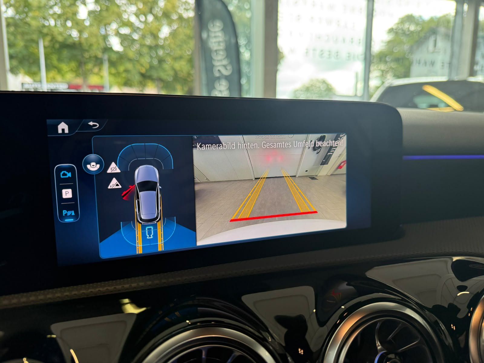 Fahrzeugabbildung Mercedes-Benz A 250e AMG+BURMES+NIGHT+KAMERA+LED+KEYLESS+DAB