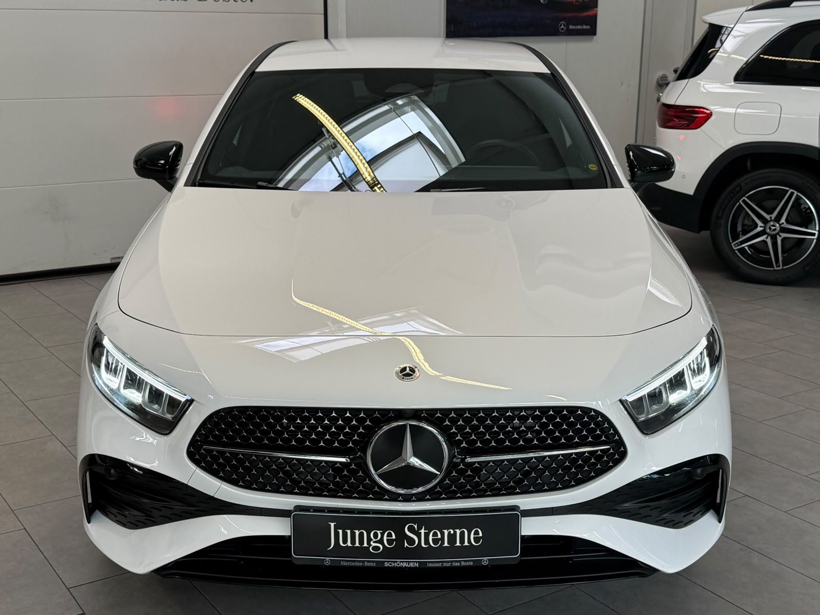 Fahrzeugabbildung Mercedes-Benz A 250e AMG+BURMES+NIGHT+KAMERA+LED+KEYLESS+DAB