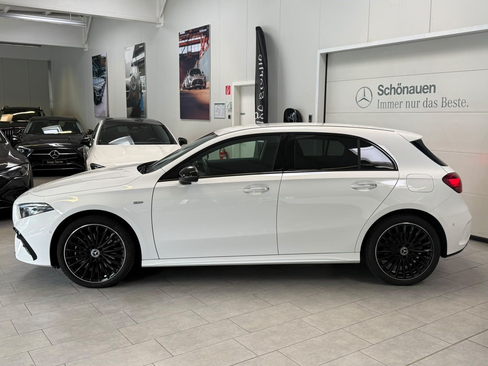 Fahrzeugabbildung Mercedes-Benz A 250e AMG+BURMES+NIGHT+KAMERA+LED+KEYLESS+DAB