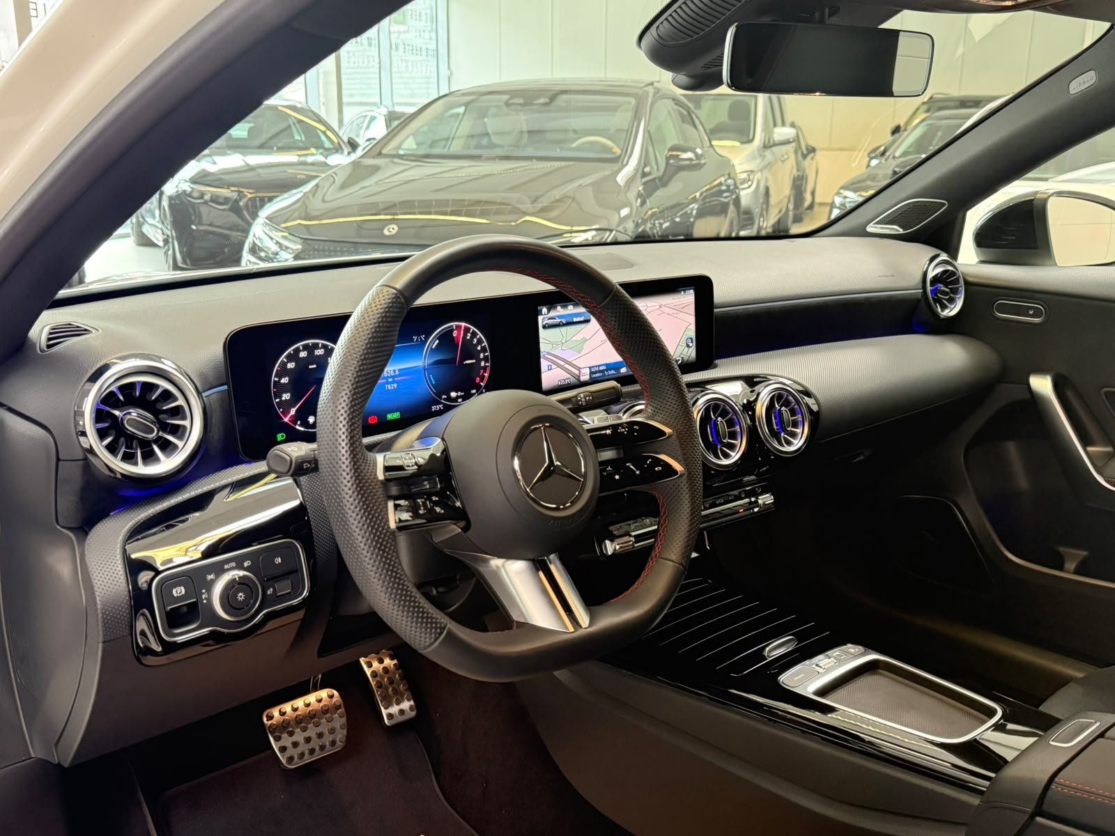 Fahrzeugabbildung Mercedes-Benz A 250e AMG+BURMES+NIGHT+KAMERA+LED+KEYLESS+DAB