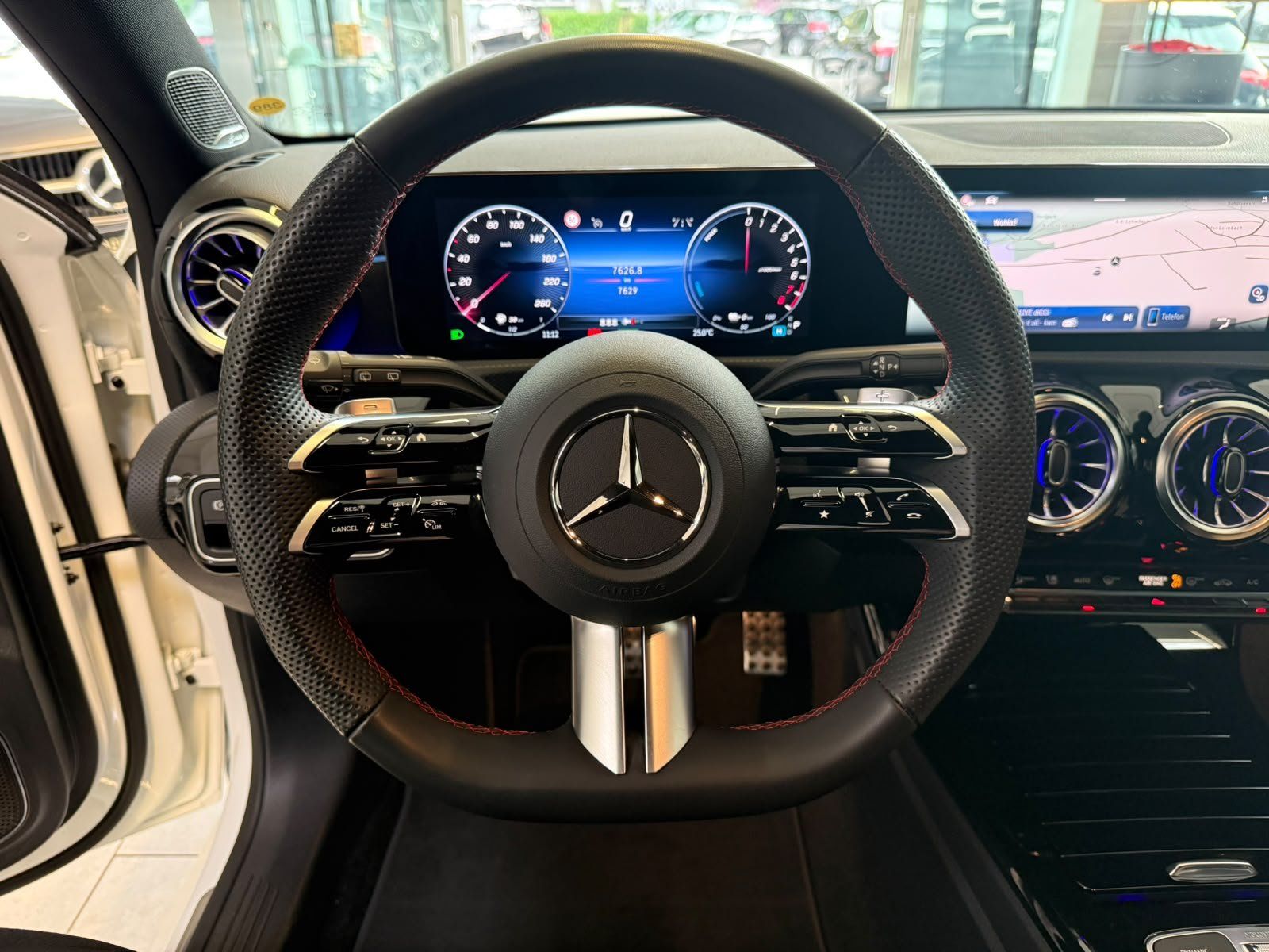 Fahrzeugabbildung Mercedes-Benz A 250e AMG+BURMES+NIGHT+KAMERA+LED+KEYLESS+DAB