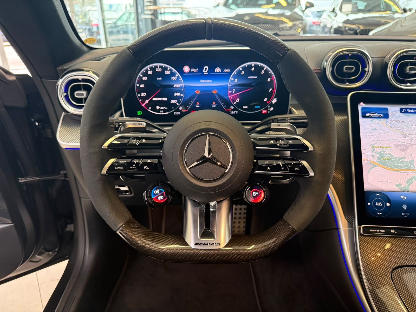 Fahrzeugabbildung Mercedes-Benz CLE 53 4M+ PERF+PANO+HUD+BURM+DISTR+MEMORY+360°