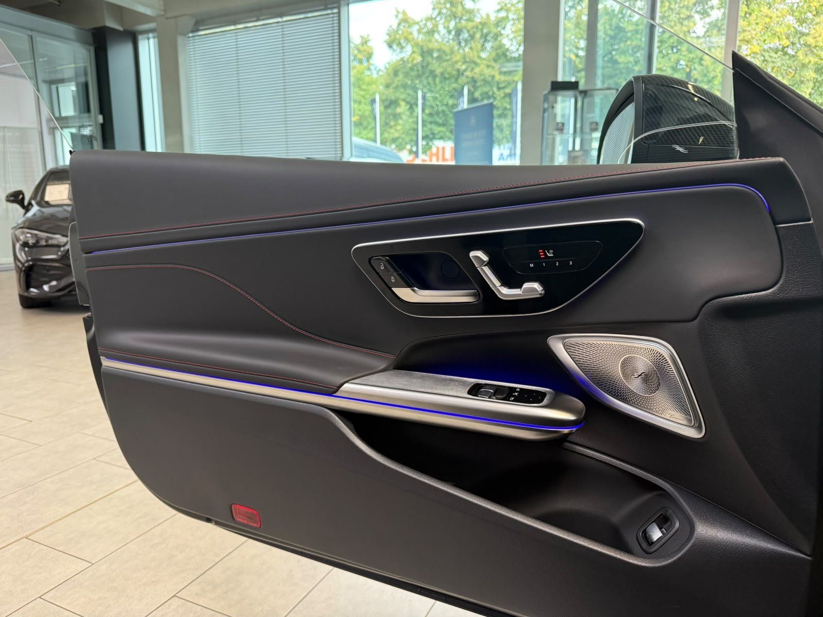 Fahrzeugabbildung Mercedes-Benz CLE 53 4M+ PERF+PANO+HUD+BURM+DISTR+MEMORY+360°