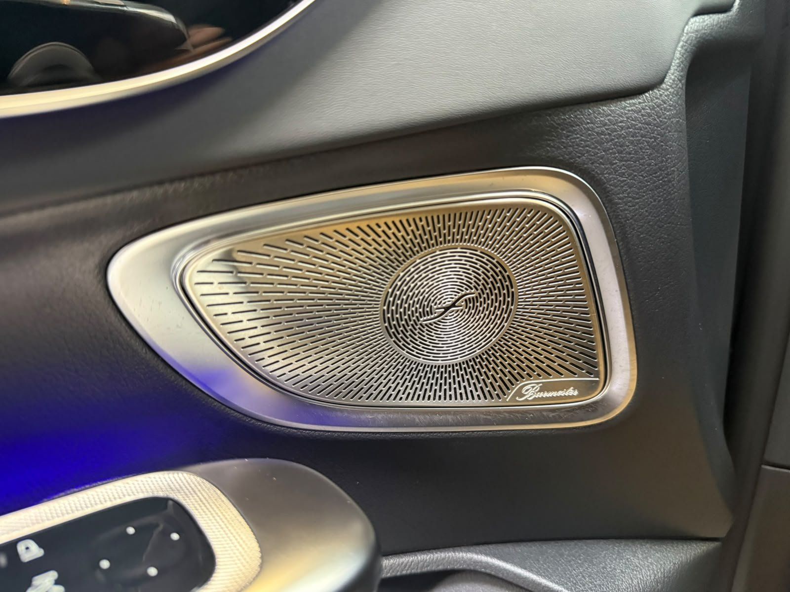 Fahrzeugabbildung Mercedes-Benz CLE 53 4M+ PERF+PANO+HUD+BURM+DISTR+MEMORY+360°