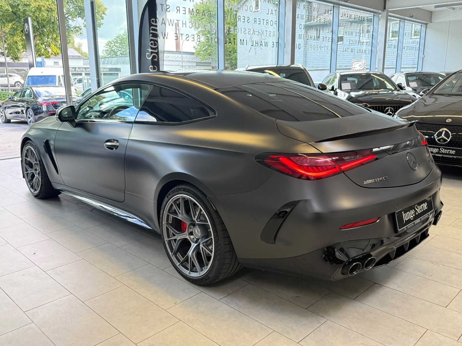 Fahrzeugabbildung Mercedes-Benz CLE 53 4M+ PERF+PANO+HUD+BURM+DISTR+MEMORY+360°
