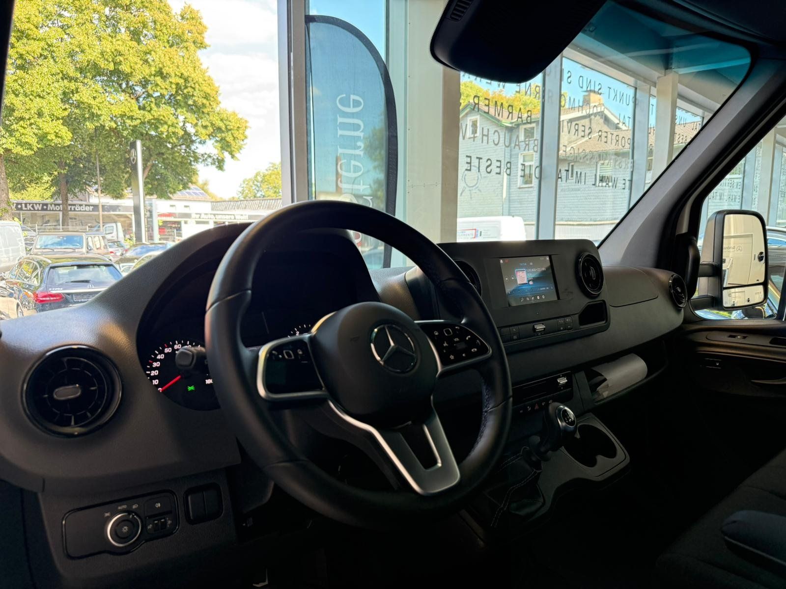 Fahrzeugabbildung Mercedes-Benz Sprinter 519 DOKA lang 4325 TEMPOMAT+AHK+MBUX