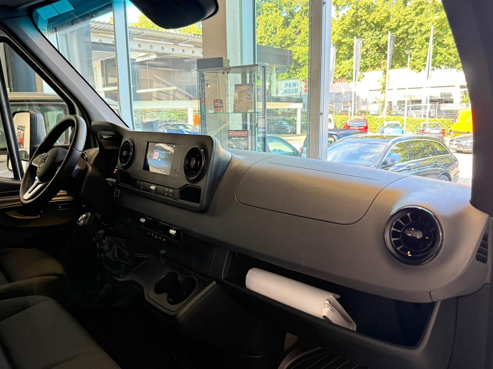 Fahrzeugabbildung Mercedes-Benz Sprinter 519 DOKA lang 4325 TEMPOMAT+AHK+MBUX