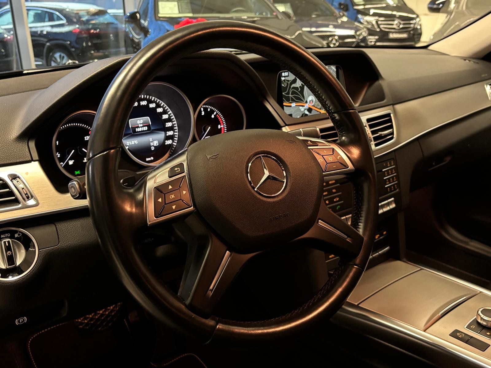 Fahrzeugabbildung Mercedes-Benz E 300 CDI COMAND+DISTR.+MEMORY+KAMERA+LED+TOTW.