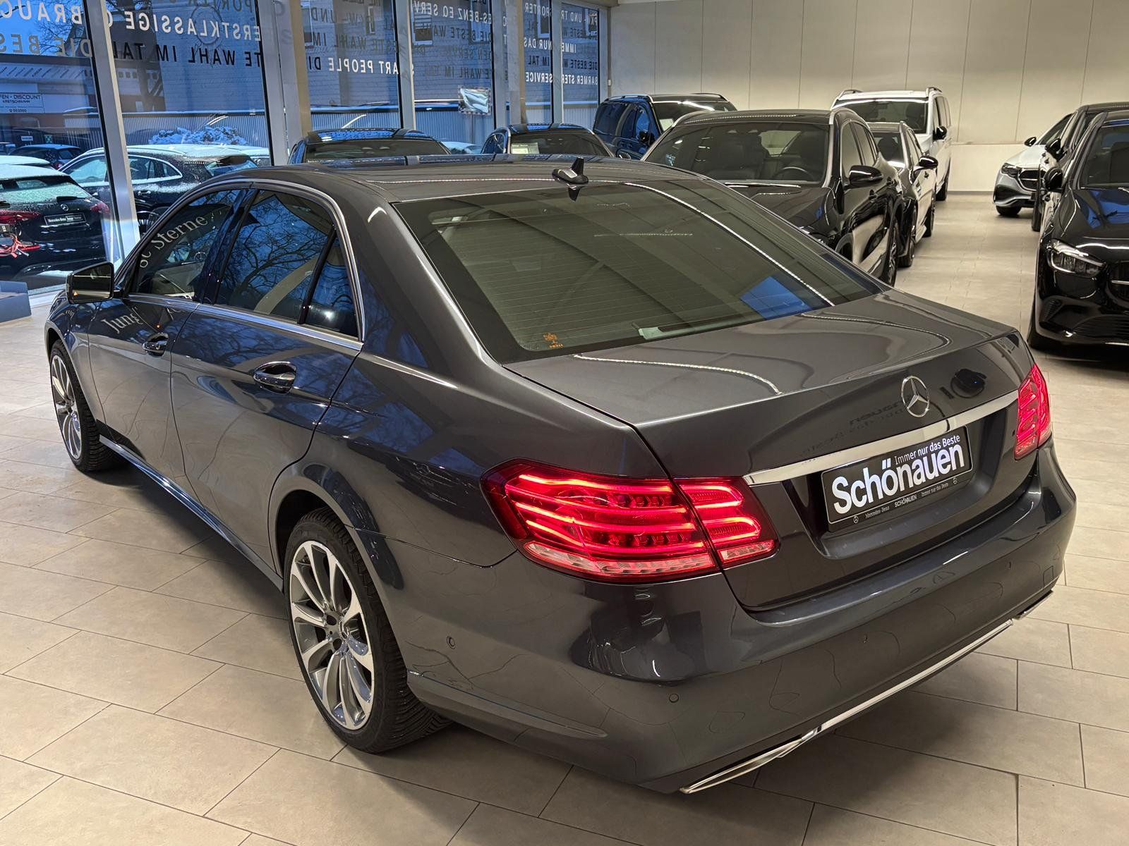 Fahrzeugabbildung Mercedes-Benz E 300 CDI COMAND+DISTR.+MEMORY+KAMERA+LED+TOTW.