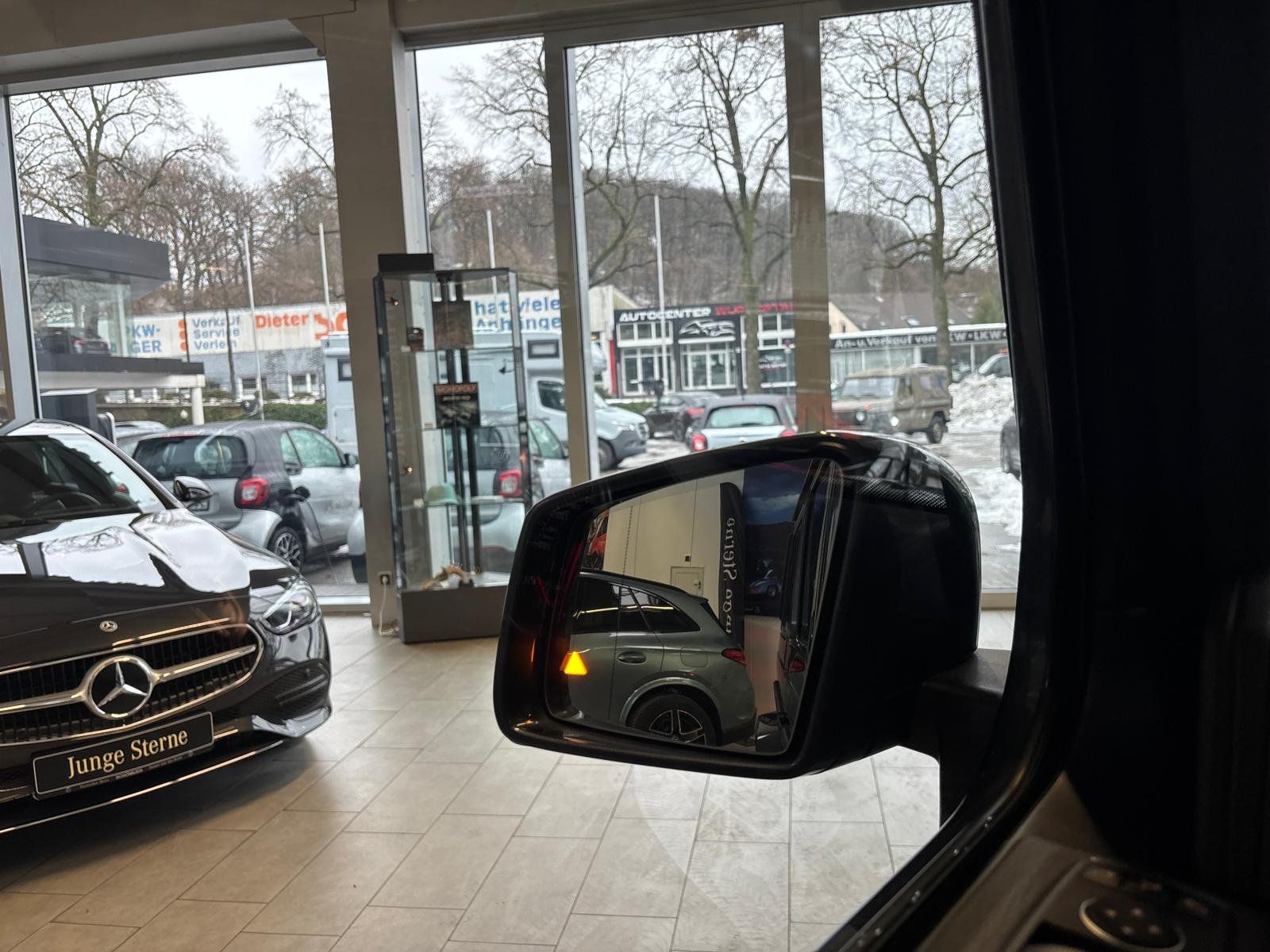 Fahrzeugabbildung Mercedes-Benz G 350 d EXCLUSIV+COMAND+HARMAN+AHK+DISTR+STDHZ