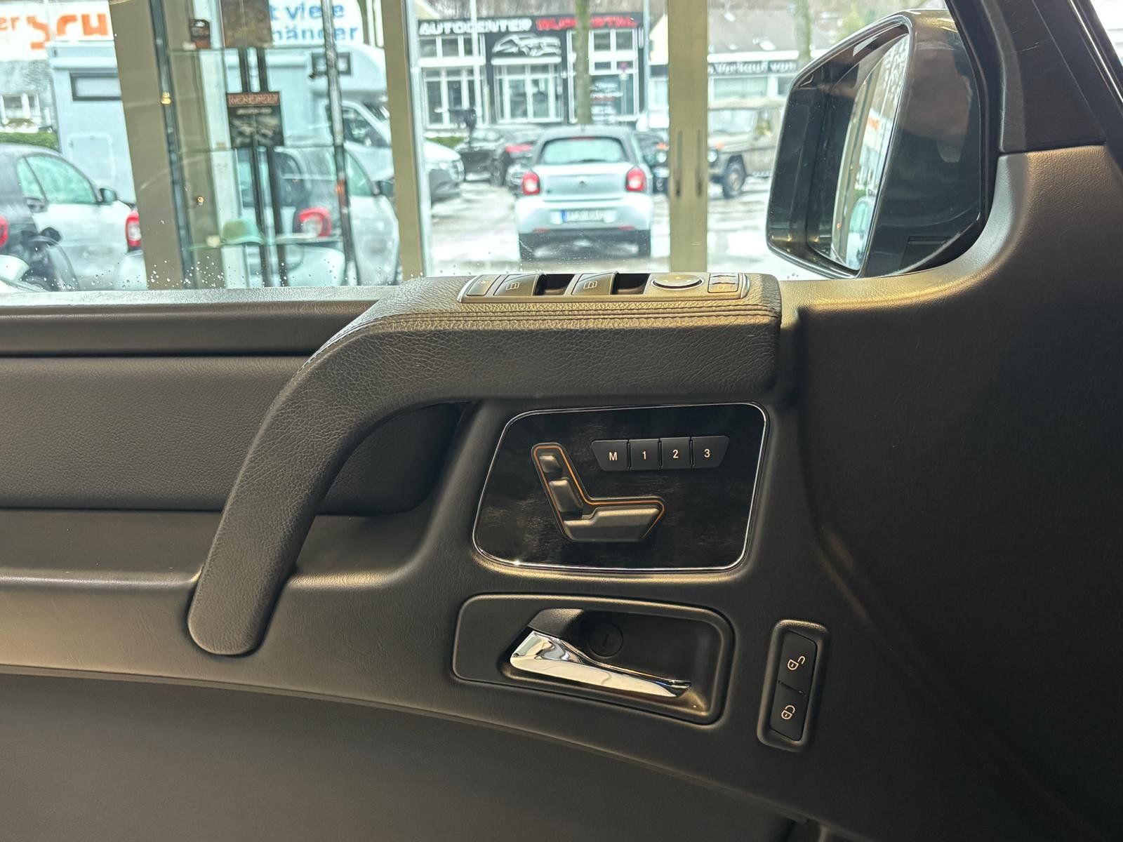 Fahrzeugabbildung Mercedes-Benz G 350 d EXCLUSIV+COMAND+HARMAN+AHK+DISTR+STDHZ