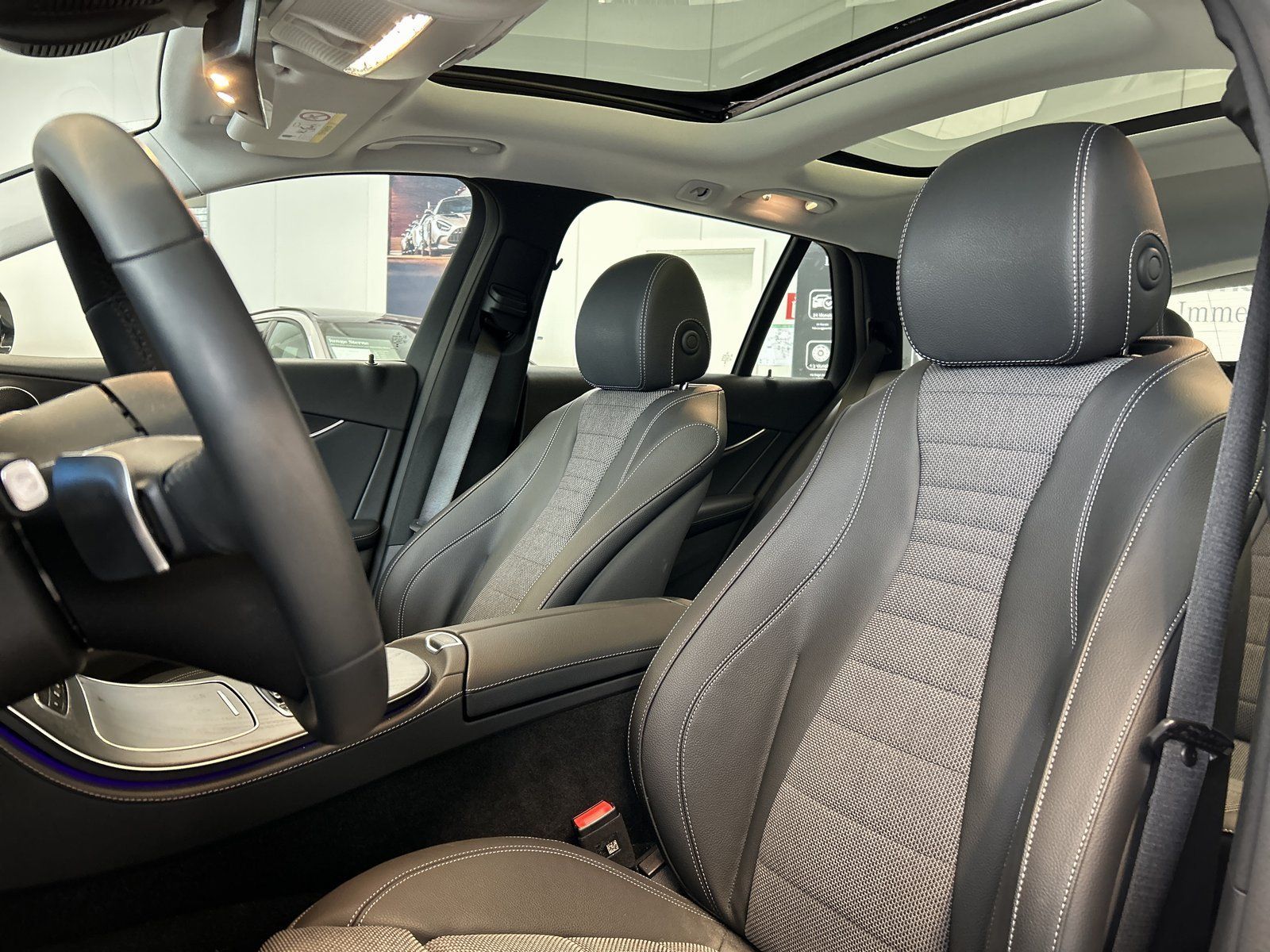 Fahrzeugabbildung Mercedes-Benz E 300e T PANO+AHK+KAMERA+LED+CARPLAY+DAB+EASYPK