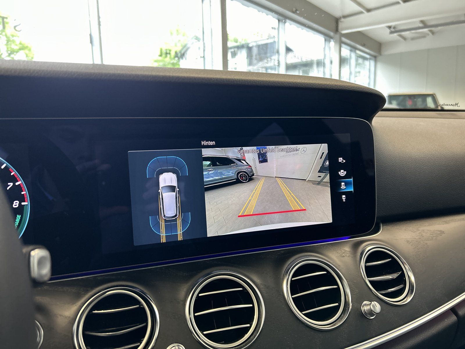 Fahrzeugabbildung Mercedes-Benz E 300e T PANO+AHK+KAMERA+LED+CARPLAY+DAB+EASYPK