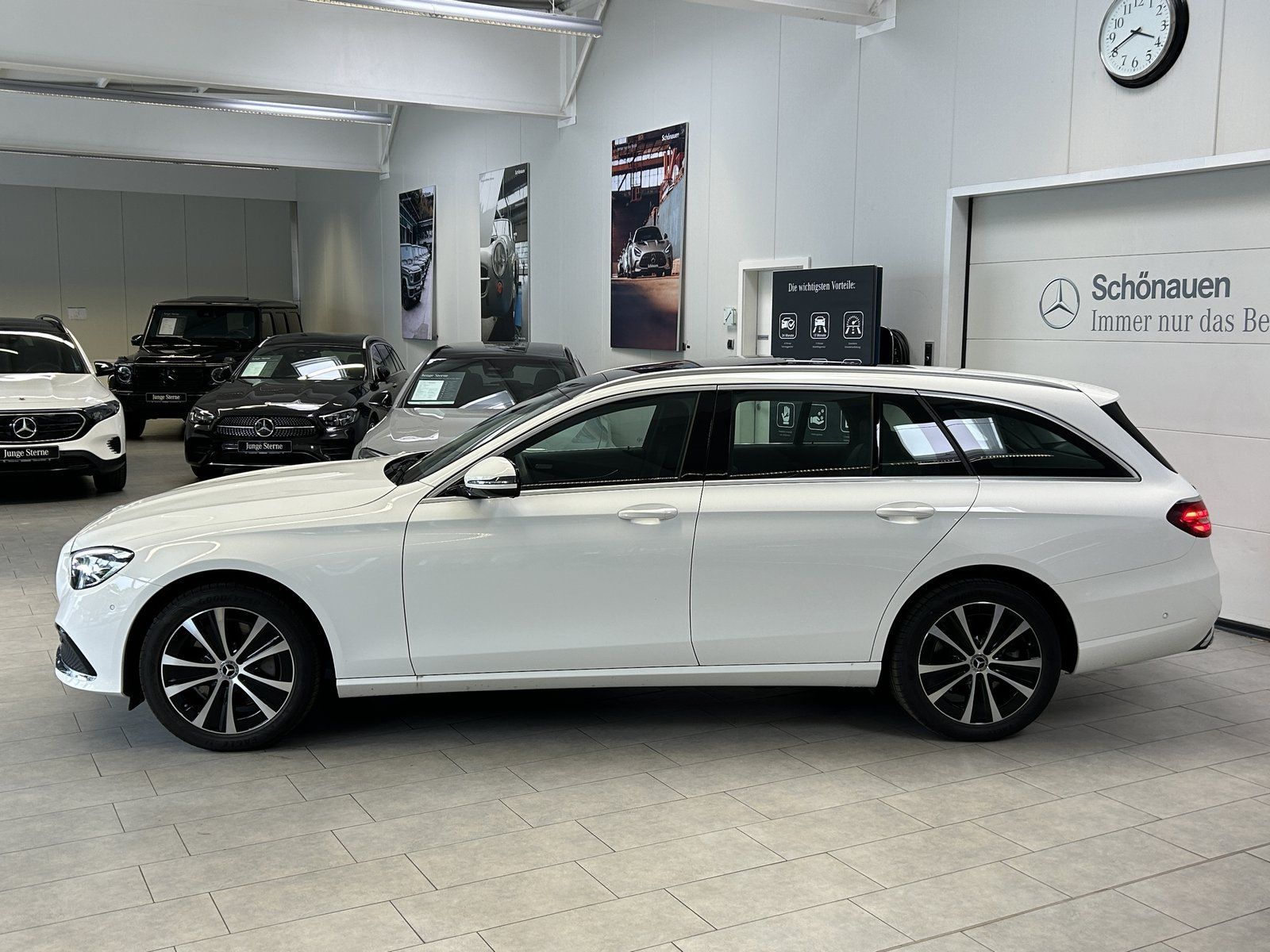 Fahrzeugabbildung Mercedes-Benz E 300e T PANO+AHK+KAMERA+LED+CARPLAY+DAB+EASYPK