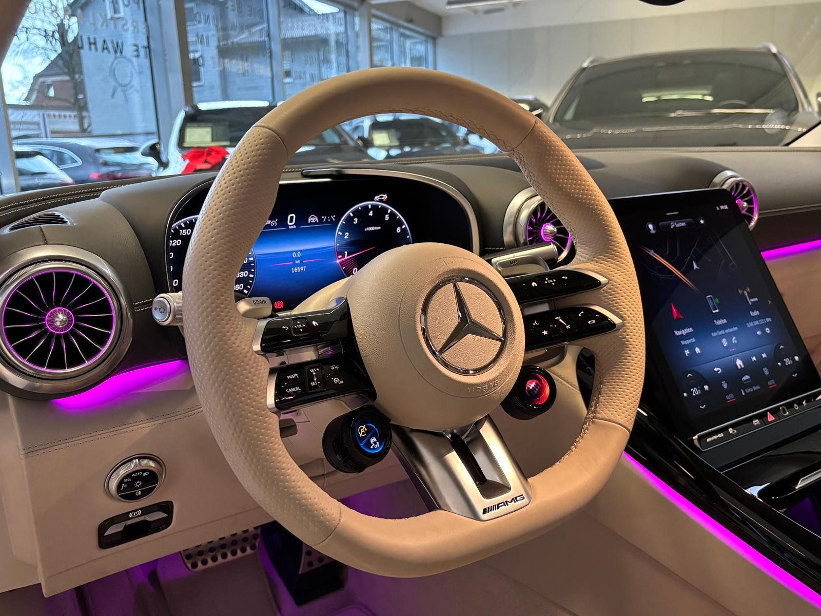 Fahrzeugabbildung Mercedes-Benz GT 63 4M+ AERO+KERAMIK+PANO+HUD+LIFT+BURM+PERF.