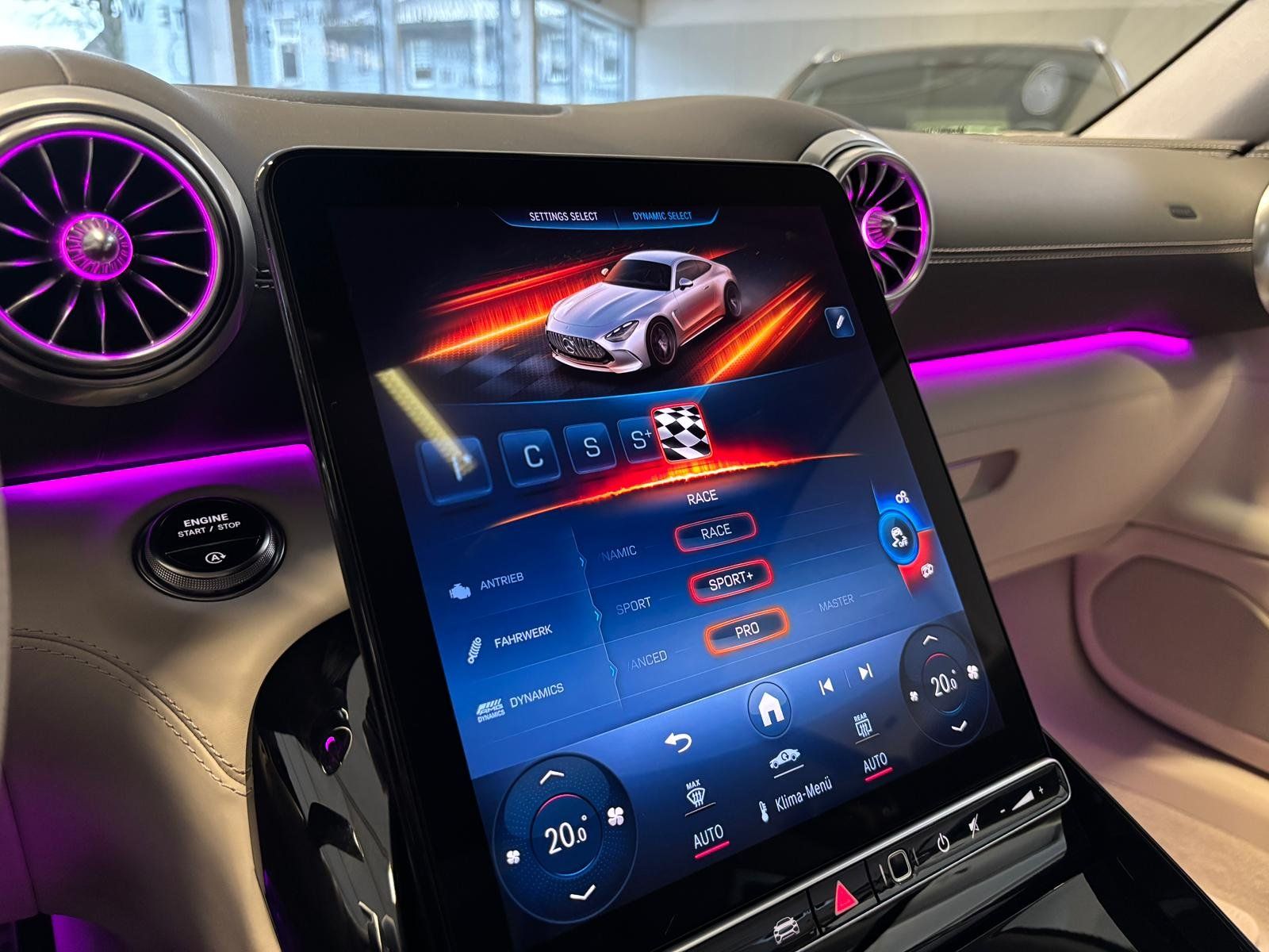 Fahrzeugabbildung Mercedes-Benz GT 63 4M+ AERO+KERAMIK+PANO+HUD+LIFT+BURM+PERF.