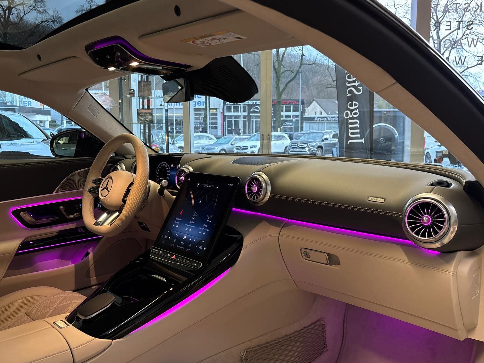 Fahrzeugabbildung Mercedes-Benz GT 63 4M+ AERO+KERAMIK+PANO+HUD+LIFT+BURM+PERF.