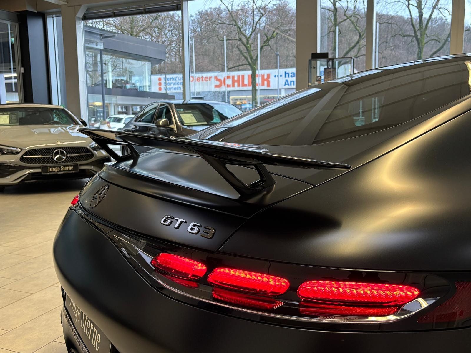 Fahrzeugabbildung Mercedes-Benz GT 63 4M+ AERO+KERAMIK+PANO+HUD+LIFT+BURM+PERF.