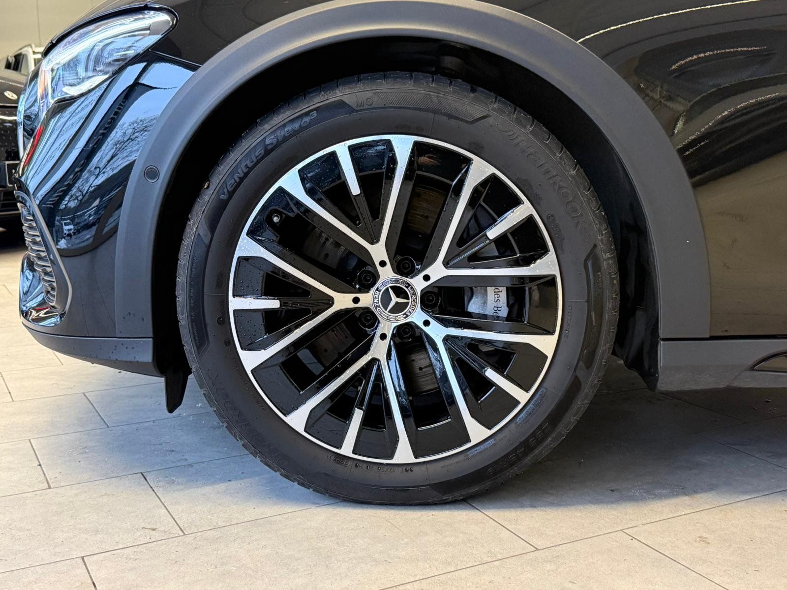 Fahrzeugabbildung Mercedes-Benz E 300de 4M T All-Terrain AIRMATIC+DISTR+AHK+360°