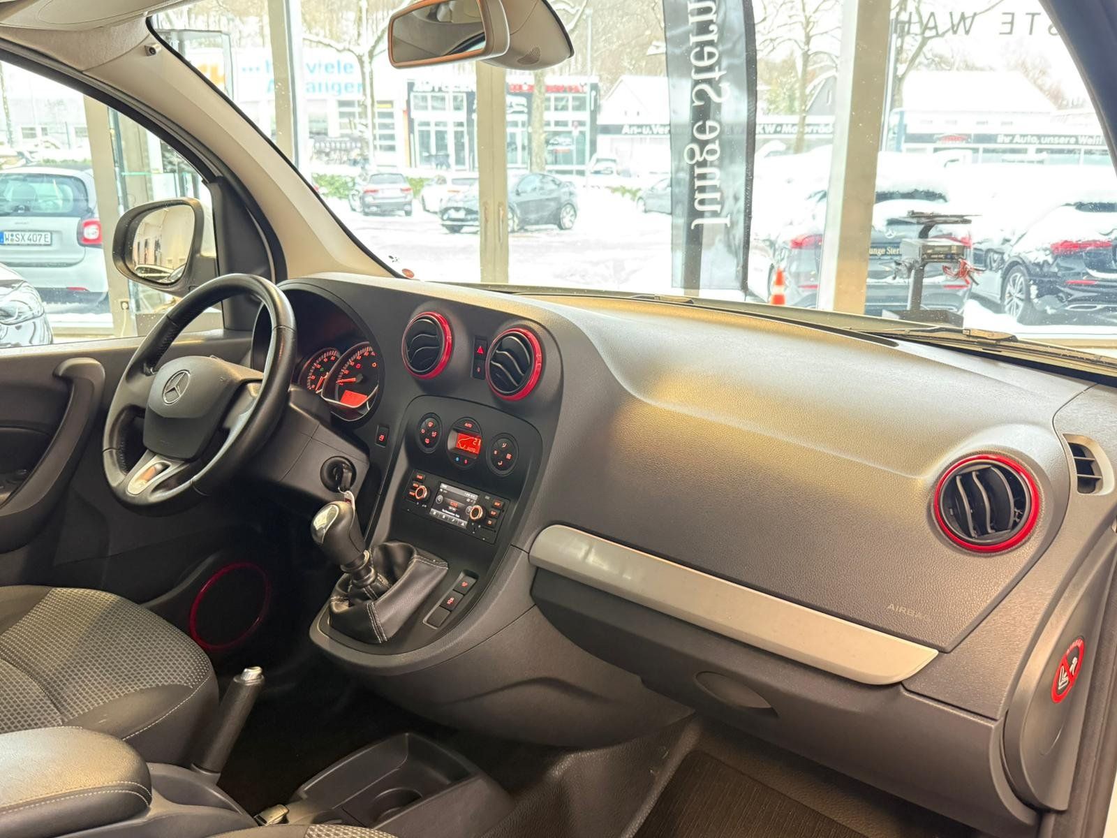 Fahrzeugabbildung Mercedes-Benz Citan 111 CDI Kasten Lang KAMERA+AHK+NAVI+EDW