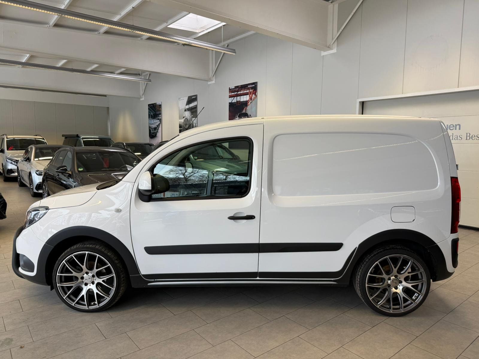 Fahrzeugabbildung Mercedes-Benz Citan 111 CDI Kasten Lang KAMERA+AHK+NAVI+EDW