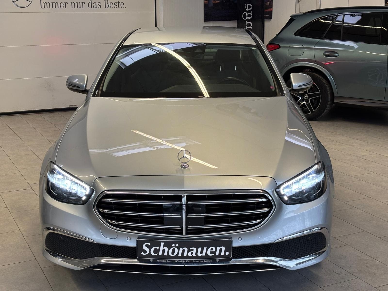 Fahrzeugabbildung Mercedes-Benz E 220 d 4M Exclusive DISTR+KAMERA+LED+CARPLAY