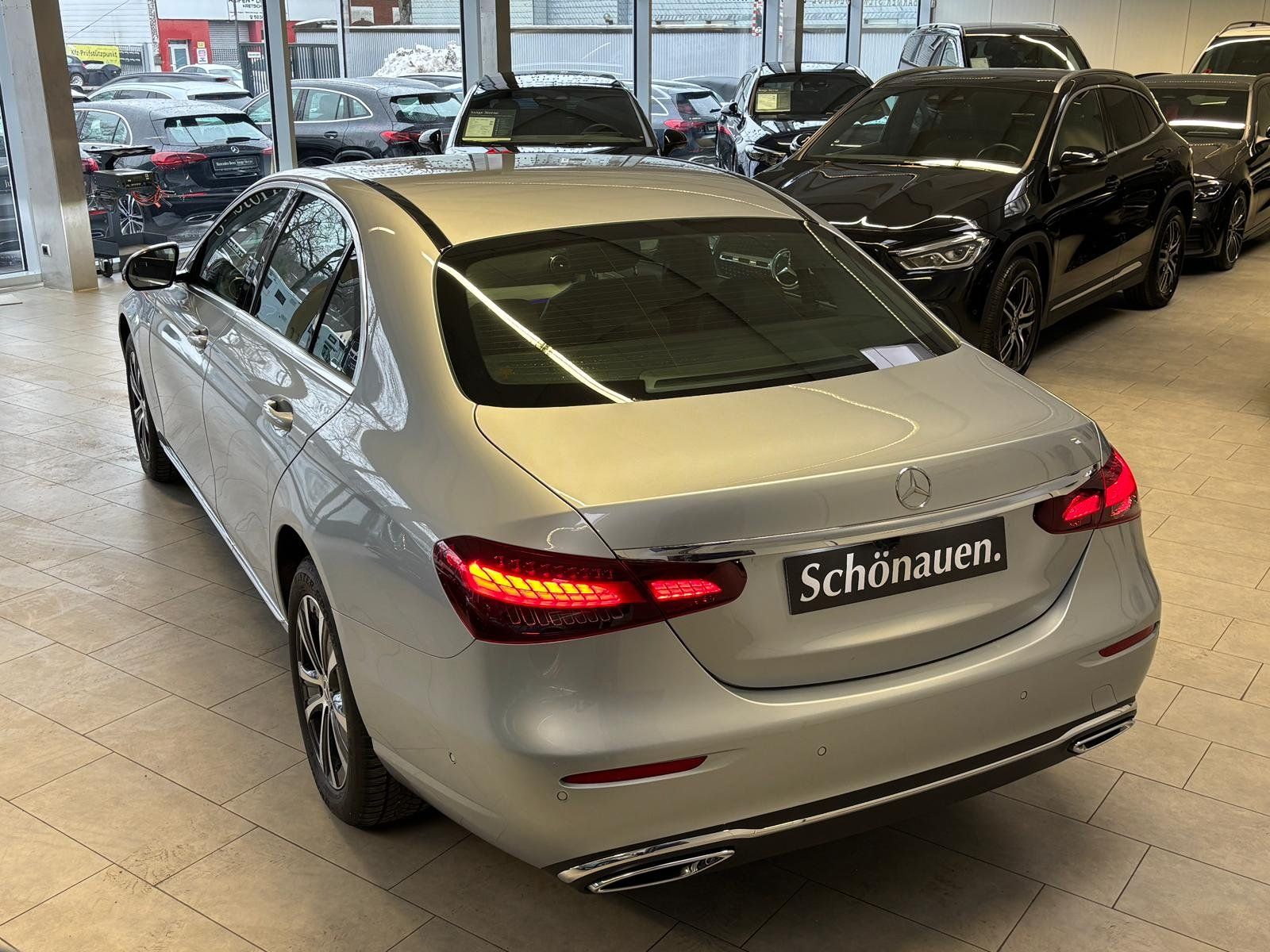 Fahrzeugabbildung Mercedes-Benz E 220 d 4M Exclusive DISTR+KAMERA+LED+CARPLAY