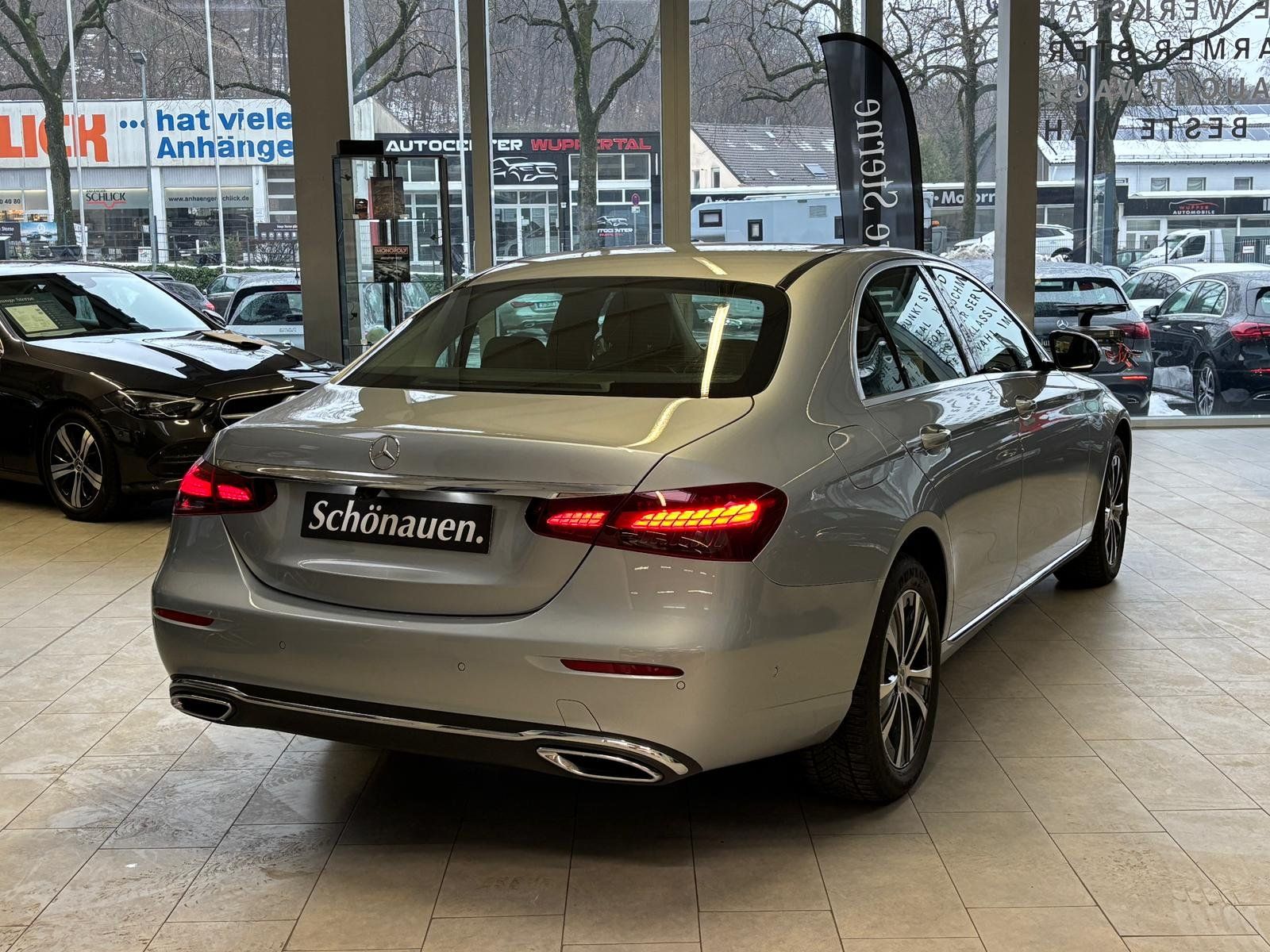 Fahrzeugabbildung Mercedes-Benz E 220 d 4M Exclusive DISTR+KAMERA+LED+CARPLAY