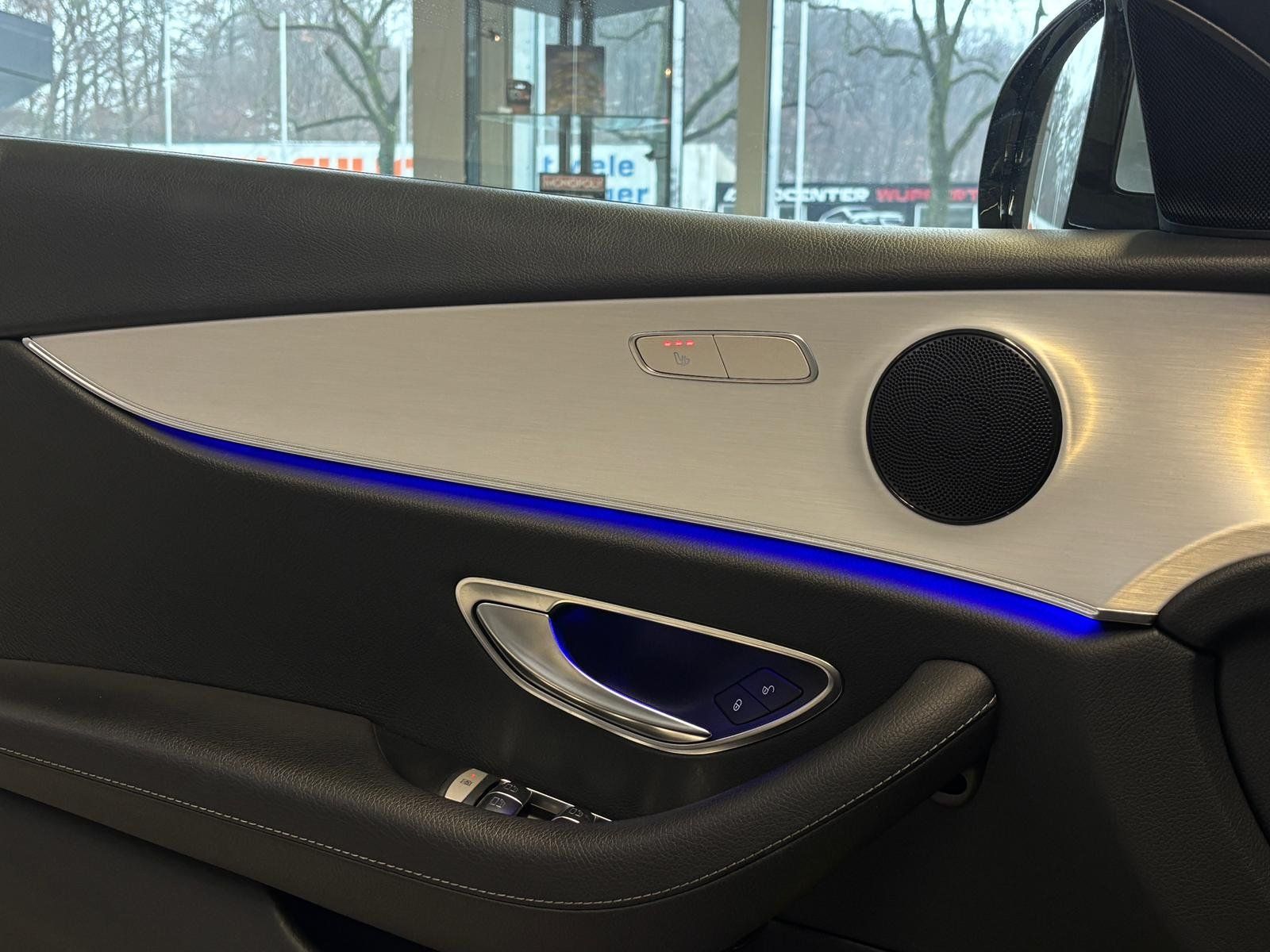 Fahrzeugabbildung Mercedes-Benz E 220 d 4M Exclusive DISTR+KAMERA+LED+CARPLAY