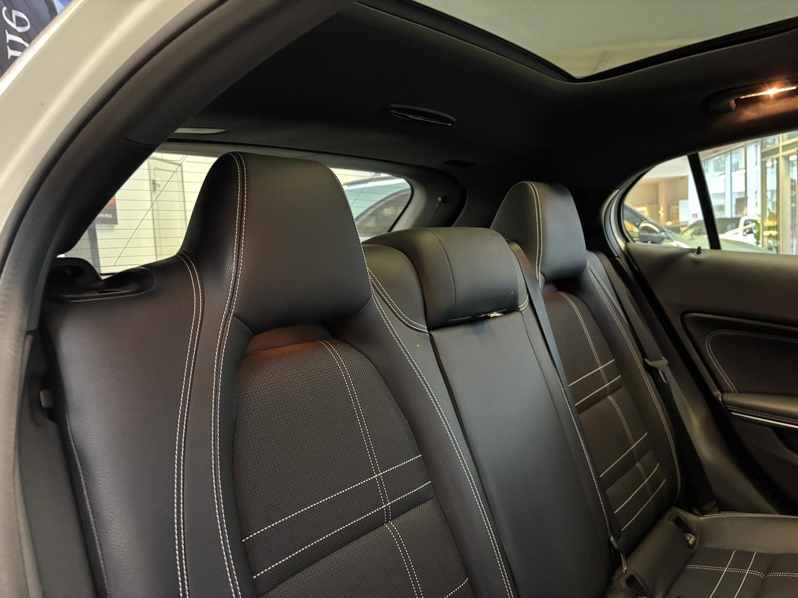 Fahrzeugabbildung Mercedes-Benz GLA 180 Urban PANO+KAMERA+BIXENON+NAVI+THERMO