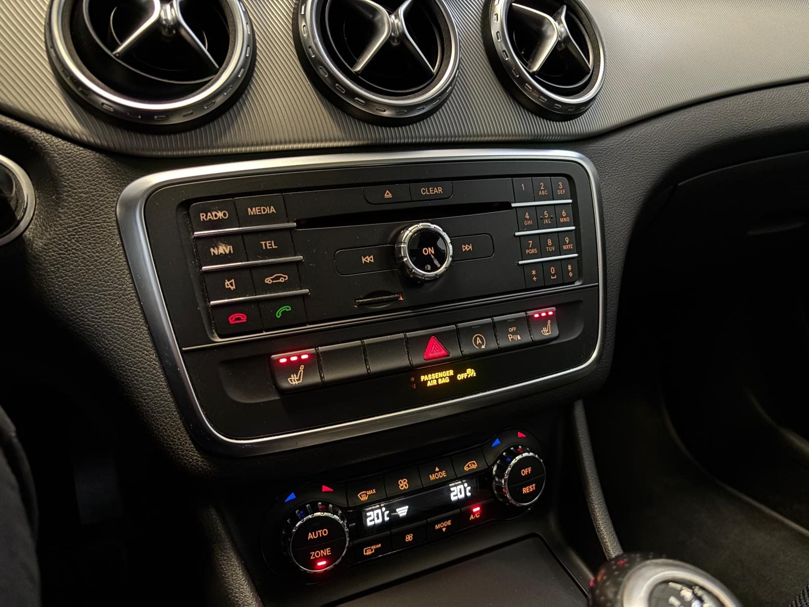 Fahrzeugabbildung Mercedes-Benz GLA 180 Urban PANO+KAMERA+BIXENON+NAVI+THERMO