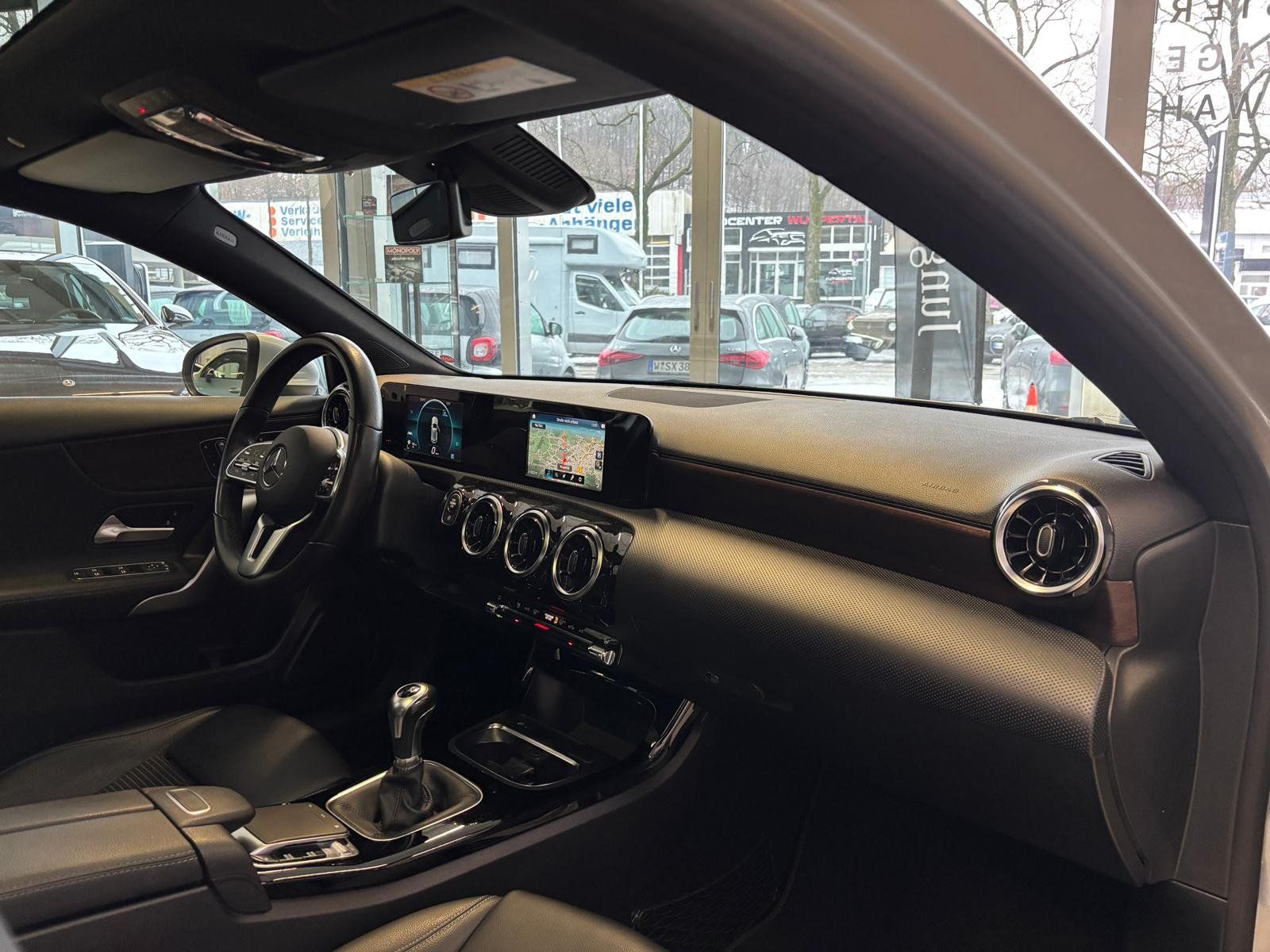Fahrzeugabbildung Mercedes-Benz A 200 Progressive PANO+MEMORY+360°+TOTW+LED+NAVI