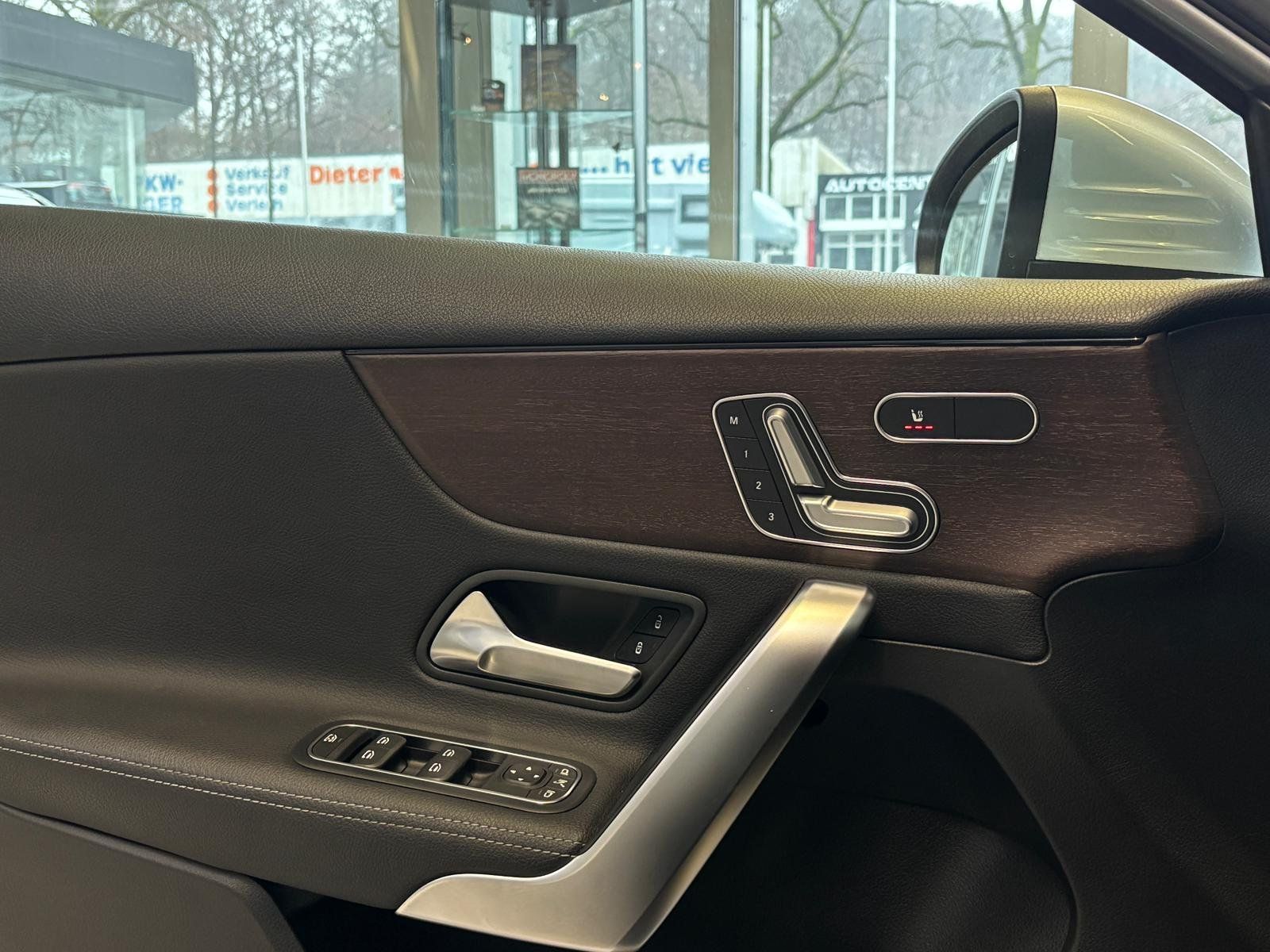 Fahrzeugabbildung Mercedes-Benz A 200 Progressive PANO+MEMORY+360°+TOTW+LED+NAVI