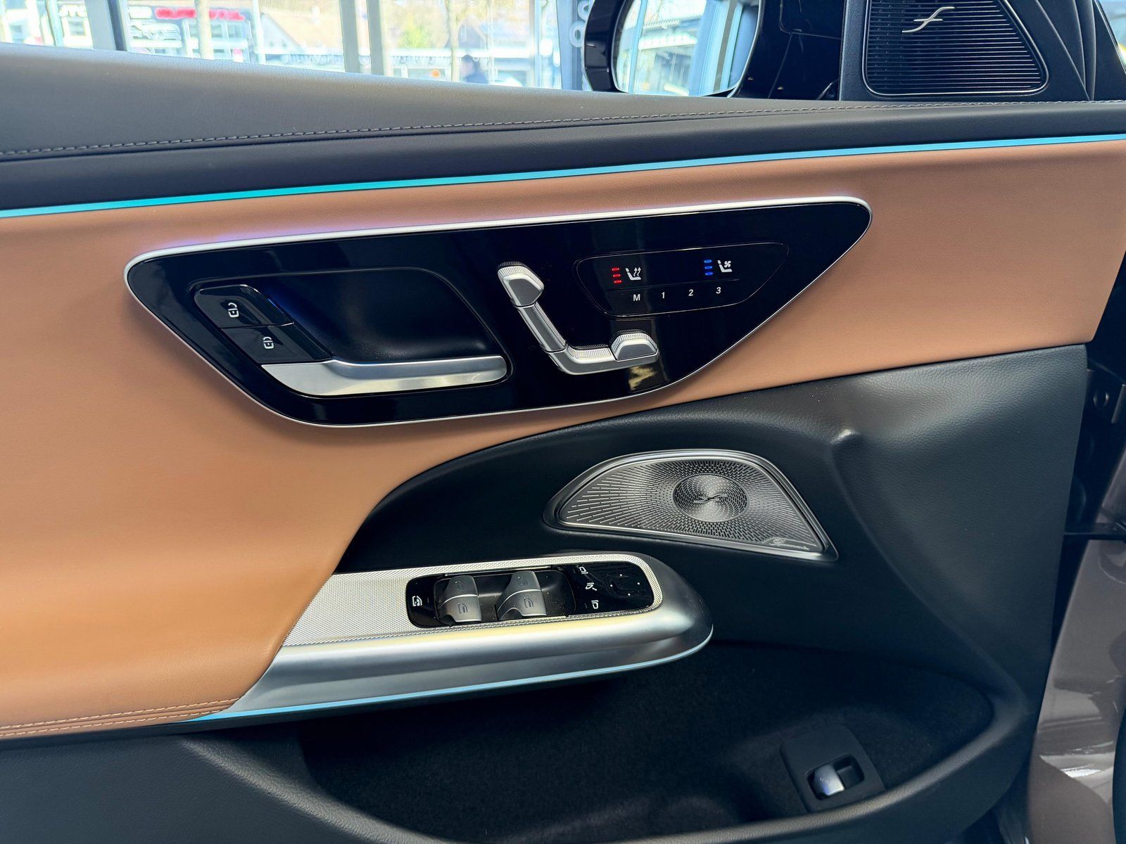 Fahrzeugabbildung Mercedes-Benz E 450d 4M All-Terrain NAPPA+AHK+PANO+HUD+DISTR.