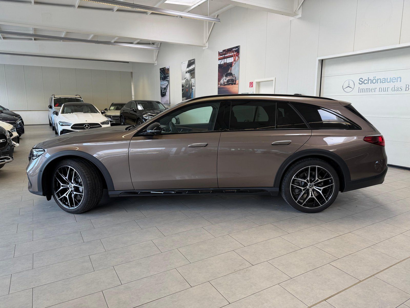 Fahrzeugabbildung Mercedes-Benz E 450d 4M All-Terrain NAPPA+AHK+PANO+HUD+DISTR.