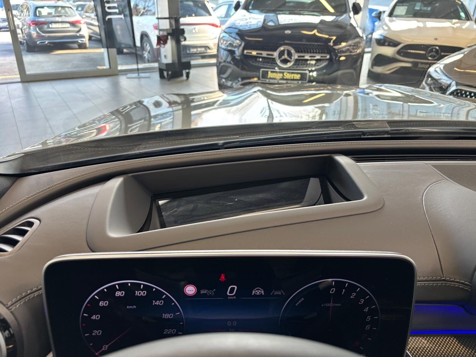 Fahrzeugabbildung Mercedes-Benz CLE 300e AMG BURMES+PANO+HUD+MEMO+360°+NIGHT